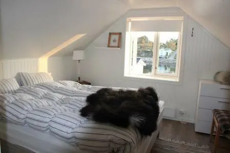 Koselig Hus Naert Havet I Lofoten, Holiday home *