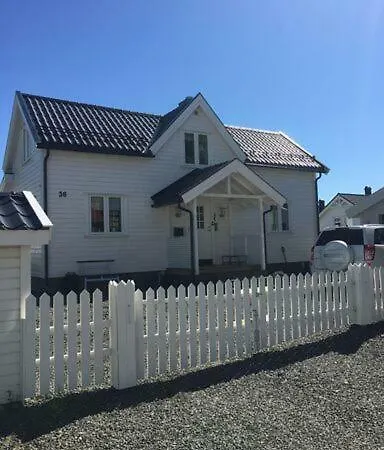 Koselig Hus Naert Havet I Lofoten,
