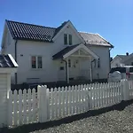 Koselig Hus Naert Havet I Lofoten,