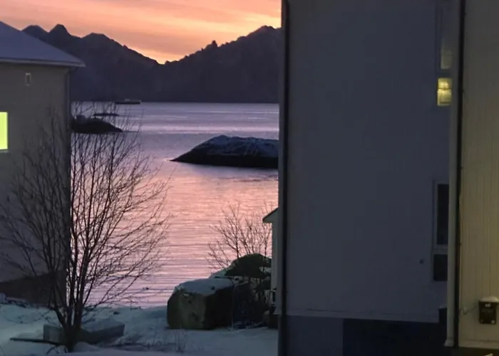 Prázdninový dům Koselig Hus Naert Havet I Lofoten, *